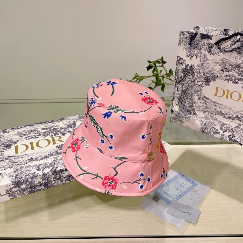 CHRISTIAN DIOR